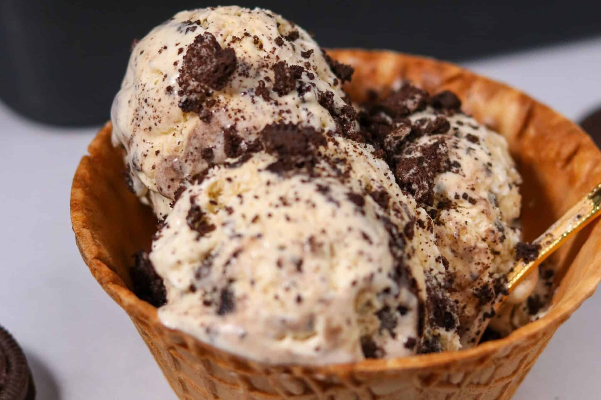 Homemade No-Churn Oreo Ice Cream - With the Woodruffs
