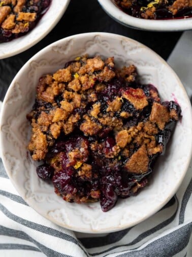 smoked blueberry crumble in a bowl